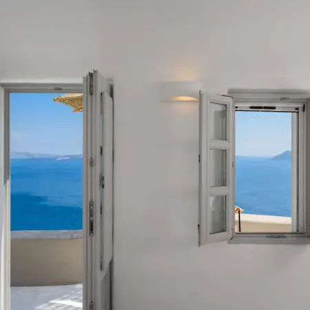 Villa Beautiful Santorini 1 Bedroom Blissful Retreat Breathtaking Caldera Sea Views Outdoor Hot Tub *
