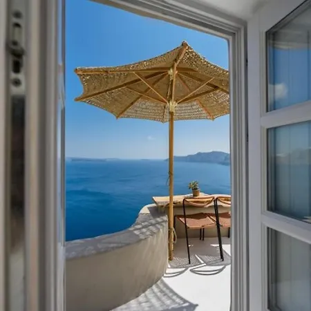 Villa Beautiful Santorini 1 Bedroom Blissful Retreat Breathtaking Caldera Sea Views Outdoor Hot Tub *